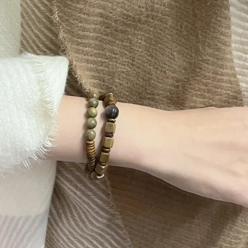 Green Sandalwood Double-Loop Bracelet - Calmness & Elegance